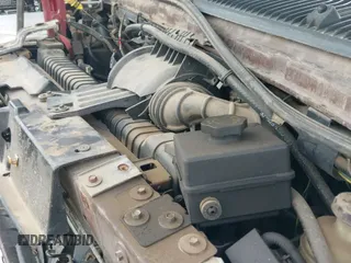 2001 Ford Econoline Cargo Recreational with VIN 1FDRE14L81HA12477, listed as a IAAI auction lot 41695766 with 254,479 mi miles and . Bid and sale history available at DreamBid. Image 12.