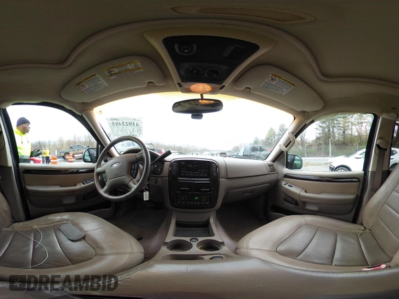 2003 Ford Explorer Limited с VIN 1FMDU75W23UC01032, выставлен на аукционе IAAI как лот 41922485 с пробегом 318 766 миль миль и . История ставок и продаж доступна на DreamBid. Изображение 18.