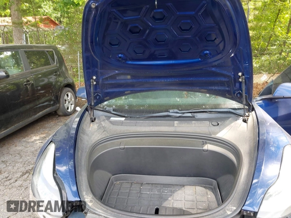 2018 Tesla Model 3 Long Range Battery with VIN 5YJ3E1EA2JF040914, listed as a IAAI auction lot 42120091 with 138,130 mi miles and . Bid and sale history available at DreamBid. Image 10.