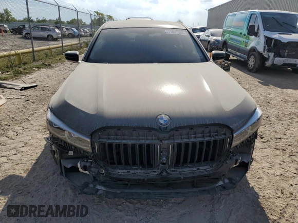 2022 BMW 7 Series 740i xDrive with VIN WBA7T4C07NCH70453, listed as a Copart auction lot 71671304 with 44,673 mi miles and Clean title. Bid and sale history available at DreamBid. Image 5.