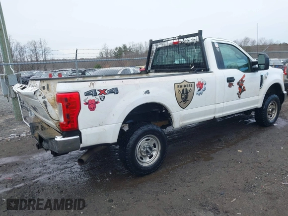 2017 Ford Super Duty F-250 SRW XLT with VIN 1FTBF2B60HEC06678, listed as a IAAI auction lot 41739060 with 175,028 mi miles. Bid and sale history available at carsss.com. Image 4.