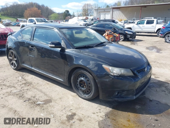 2013 Scion tC z VIN JTKJF5C76D3048463, wystawiony jako IAAI lot #41972560 z przebiegiem 204 863 mil mil oraz . Historia ofert i sprzedaży dostępna na DreamBid. Obrazek 1.