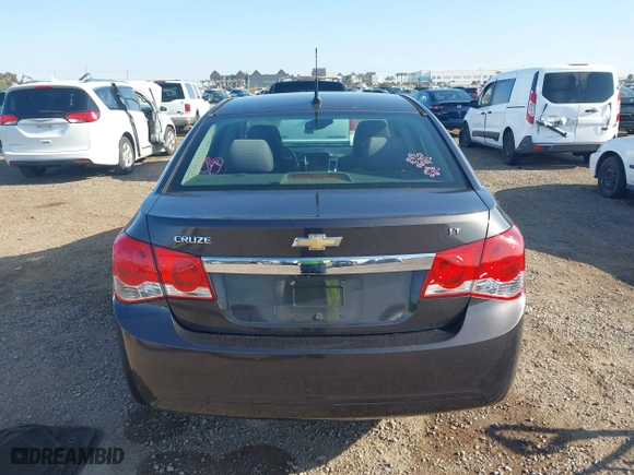 2014 Chevrolet Cruze 1LT with VIN 1G1PC5SB6E7199693, listed as a IAAI auction lot 42004060 with 97,231 mi miles. Bid and sale history available at carsss.com. Image 15.