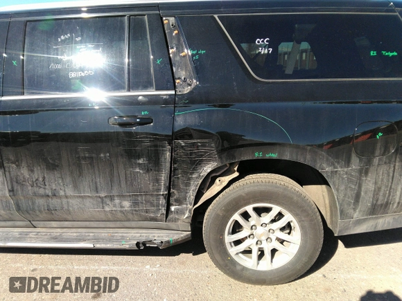 2024 Chevrolet Suburban LT z VIN 1GNSKCKD2RR233821, wystawiony jako IAAI lot #41686836 z przebiegiem 27 932 mil mil oraz . Historia ofert i sprzedaży dostępna na DreamBid. Obrazek 6.