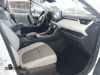 2021 Toyota RAV4 XLE Premium z VIN 2T3A1RFV1MW153237, wystawiony jako IAAI lot #42519130 z przebiegiem 52 471 mil mil oraz . Historia ofert i sprzedaży dostępna na DreamBid. Obrazek 5.