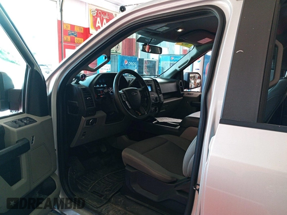 2018 Ford F-150 XL z VIN 1FTFW1E53JKF62418, wystawiony jako IAAI lot #42854294 z przebiegiem 103 964 mil mil oraz . Historia ofert i sprzedaży dostępna na DreamBid. Obrazek 16.