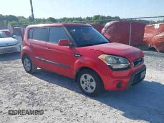 2013 Kia Soul with VIN KNDJT2A55D7604562, listed as a IAAI auction lot 41999978 with 132,641 mi miles. Bid and sale history available at carsss.com. Image 1.