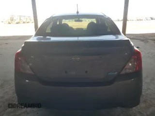 2016 Nissan Versa S z VIN 3N1CN7AP6GL884240, wystawiony jako Copart lot #63071695 z przebiegiem 48 761 mil mil oraz Czysty tytuł • Clean title. Historia ofert i sprzedaży dostępna na DreamBid. Obrazek 6.