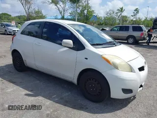 2009 Toyota Yaris with VIN JTDJT903895245672, listed as a IAAI auction lot 41950557 with 172,116 mi miles. Bid and sale history available at carsss.com. Image 1.