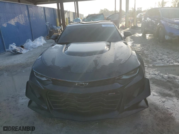 2022 Chevrolet Camaro ZL1 with VIN 1G1FK1R63N0133210, listed as a Copart auction lot 72523304 with 13,356 mi miles and Salvage Title. Bid and sale history available at carsss.com. Image 5.