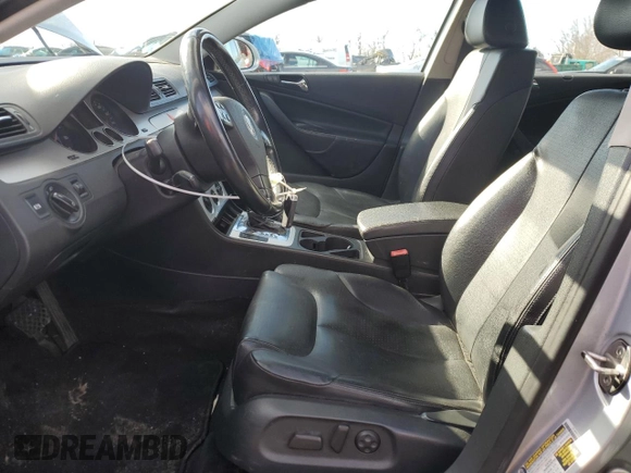 2008 Volkswagen Passat Komfort with VIN WVWLK73C88E018489, listed as a Copart auction lot 44925705 with 186,527 mi miles and Salvage title. Bid and sale history available at DreamBid. Image 7.