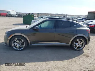 2024 Genesis GV60 z VIN KMUKEDSBXRU021487, wystawiony jako IAAI lot #41593903 z przebiegiem 10 961 mil mil oraz . Historia ofert i sprzedaży dostępna na DreamBid. Obrazek 14.