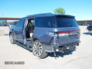 2023 Lincoln Navigator Reserve z VIN 5LMJJ2LG2PEL00893, wystawiony jako IAAI lot #42011618 z przebiegiem 13 008 mil mil oraz . Historia ofert i sprzedaży dostępna na DreamBid. Obrazek 18.