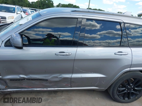 2021 Jeep Grand Cherokee Laredo X z VIN 1C4RJEAG9MC739515, wystawiony jako IAAI lot #42184910 z przebiegiem 45 687 mil mil oraz . Historia ofert i sprzedaży dostępna na DreamBid. Obrazek 14.