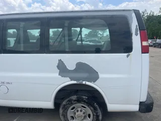 2004 Chevrolet City Express Cargo z VIN 1GAGG25U241161170, wystawiony jako IAAI lot #42470222 z przebiegiem 71 599 mil mil oraz . Historia ofert i sprzedaży dostępna na DreamBid. Obrazek 16.