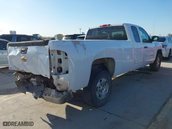 2013 Chevrolet Silverado 1500 LT with VIN 1GCRCSE08DZ166948, listed as a IAAI auction lot 41254225 with 206,541 mi miles. Bid and sale history available at carsss.com. Image 4.