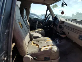1995 Ford Bronco Custom с VIN 1FMEU15HXSLB23896, выставлен на аукционе Copart как лот 57969185 с пробегом Не указан миль и Чистый • Clean title. История ставок и продаж доступна на DreamBid. Изображение 11.