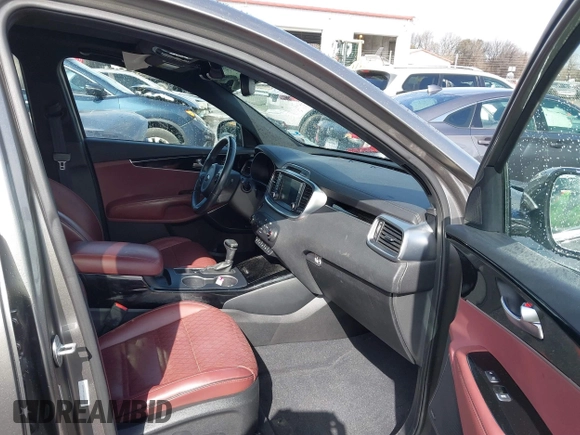 2016 Kia Sorento SXL with VIN 5XYPK4A19GG089000, listed as a IAAI auction lot 41726853 with 73,809 mi miles. Bid and sale history available at carsss.com. Image 5.