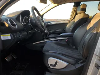 2007 Mercedes-Benz M 350 z VIN 4JGBB86E27A260260, wystawiony jako Copart lot #82666864 z przebiegiem 182 936 mil mil oraz Czysty tytuł • Clean title. Historia ofert i sprzedaży dostępna na DreamBid. Obrazek 7.