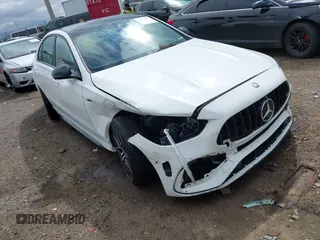 2024 Mercedes-Benz C 43 AMG z VIN W1KAF8HB0RR212189, wystawiony jako IAAI lot #42082339 z przebiegiem 3 908 mil mil oraz . Historia ofert i sprzedaży dostępna na DreamBid. Obrazek 1.