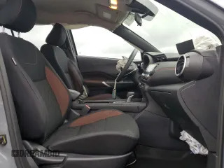 2023 Nissan Kicks SR z VIN 3N1CP5DV1PL536970, wystawiony jako Copart lot #51525175 z przebiegiem 14 655 mil mil oraz Szkoda całkowita • Salvage title. Historia ofert i sprzedaży dostępna na DreamBid. Obrazek 7.