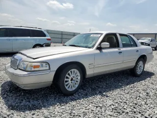2010 Mercury Grand Marquis LS z VIN 2MEBM7FV6AX634004, wystawiony jako Copart lot #53829655 z przebiegiem 61 563 mil mil oraz Szkody całkowita. Historia ofert i sprzedaży dostępna na DreamBid. Obrazek 1.