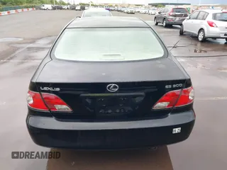 2002 Lexus ES 300 with VIN JTHBF30G820073933, listed as a IAAI auction lot 41794019 with 216,028 mi miles and . Bid and sale history available at DreamBid. Image 16.