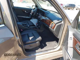 2013 Mercedes-Benz GLK with VIN WDCGG8JB2DG041715, listed as a IAAI auction lot 41748511 with 96,294 mi miles. Bid and sale history available at carsss.com. Image 5.