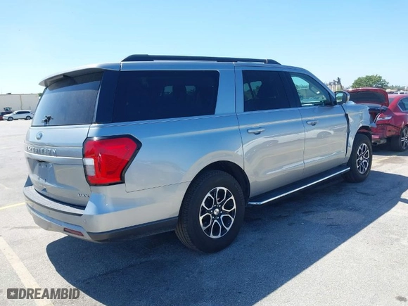 2023 Ford Expedition Max XLT with VIN 1FMJK1J86PEA03874, listed as a IAAI auction lot 41742291 with 45,822 mi miles. Bid and sale history available at carsss.com. Image 4.