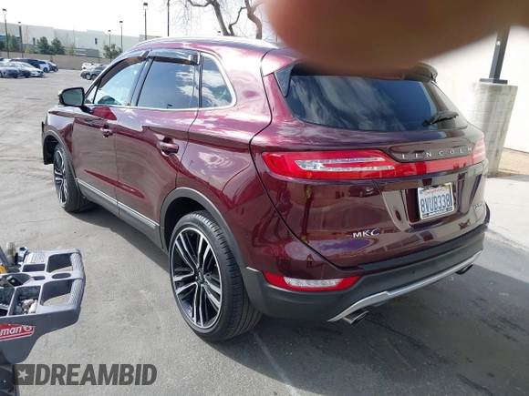2018 Lincoln MKC Reserve with VIN 5LMTJ3DH8JUL23033, listed as a IAAI auction lot 41684781 with 47,905 mi miles and . Bid and sale history available at DreamBid. Image 3.
