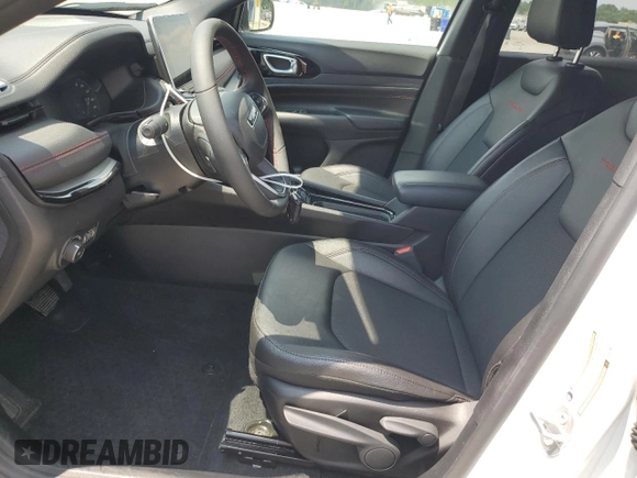 2025 Jeep Compass Trailhawk с VIN 3C4NJDDN6ST522993, выставлен на аукционе Copart как лот 62608575 с пробегом 9 714 миль миль и Чистый • Clean title. История ставок и продаж доступна на DreamBid. Изображение 7.