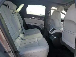 2023 Cadillac LYRIQ RWD Luxury z VIN 1GYKPMRK3PZ001935, wystawiony jako Copart lot #53645875 z przebiegiem Nie podano mil oraz Nie do naprawy • Non repairable. Historia ofert i sprzedaży dostępna na DreamBid. Obrazek 11.