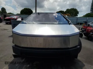 2024 Tesla Cybertruck с VIN 7G2CEHED3RA051591, выставлен на аукционе Copart как лот 56845395 с пробегом Не указан миль и На запчасти • Non repairable. История ставок и продаж доступна на DreamBid. Изображение 5.