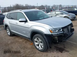 2018 Volkswagen Atlas SE z VIN 1V2KR2CA6JC560411, wystawiony jako IAAI lot #41887472 z przebiegiem 168 155 mil mil oraz . Historia ofert i sprzedaży dostępna na DreamBid. Obrazek 1.