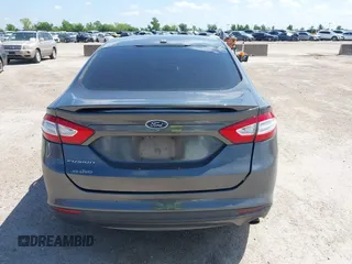 2016 Ford Fusion S z VIN 3FA6P0G78GR239353, wystawiony jako IAAI lot #42078032 z przebiegiem 177 367 mil mil oraz . Historia ofert i sprzedaży dostępna na DreamBid. Obrazek 16.