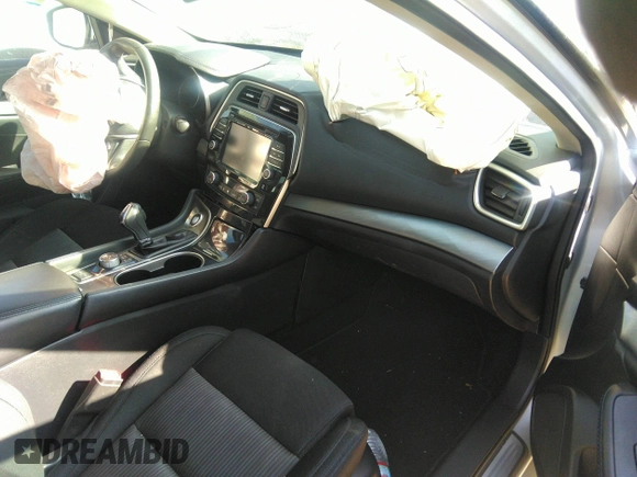 2017 Nissan Maxima SR with VIN 1N4AA6AP6HC440532, listed as a IAAI auction lot 34585325 with Not provided miles and . Bid and sale history available at DreamBid. Image 5.