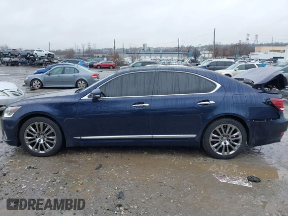 2017 Lexus LS 460 с VIN JTHCL5EF9H5027841, выставлен на аукционе IAAI как лот 41575889 с пробегом 36 400 миль миль и . История ставок и продаж доступна на DreamBid. Изображение 13.