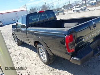 2004 Nissan Frontier XE z VIN 1N6DD26TX4C413726, wystawiony jako IAAI lot #41666103 z przebiegiem 174 077 mil mil oraz . Historia ofert i sprzedaży dostępna na DreamBid. Obrazek 3.