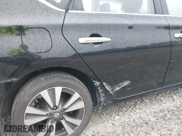 2016 Nissan Sentra SV with VIN 3N1AB7AP1GY277584, listed as a IAAI auction lot 41627511 with 210,887 mi miles and . Bid and sale history available at DreamBid. Image 6.