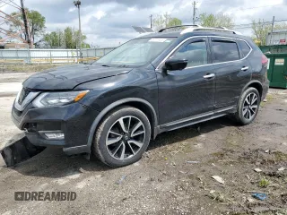 2018 Nissan Rogue SV z VIN JN8AT2MV6JW315014, wystawiony jako Copart lot #55270435 z przebiegiem 95 551 mil mil oraz Szkoda całkowita • Salvage title. Historia ofert i sprzedaży dostępna na DreamBid. Obrazek 1.