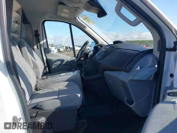 2018 Ford Transit z VIN 1FTYR1YG9JKA61529, wystawiony jako IAAI lot #41945625 z przebiegiem 132 463 mil mil oraz . Historia ofert i sprzedaży dostępna na DreamBid. Obrazek 5.