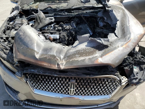 2019 Lincoln MKZ Standard z VIN 3LN6L5A98KR631346, wystawiony jako Copart lot #49717185 z przebiegiem Nie podano mil oraz Nie do naprawy. Historia ofert i sprzedaży dostępna na DreamBid. Obrazek 11.