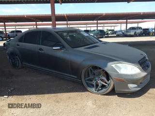 2007 Mercedes-Benz S 550 z VIN WDDNG71X87A088683, wystawiony jako IAAI lot #40083060 z przebiegiem 83 635 mil mil oraz . Historia ofert i sprzedaży dostępna na DreamBid. Obrazek 1.