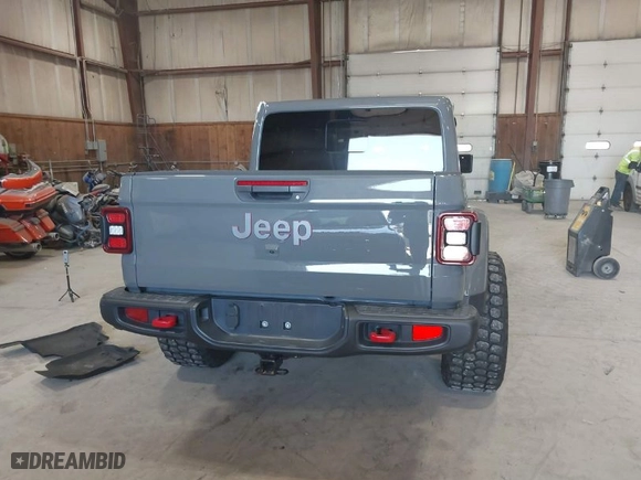 2020 Jeep Gladiator Rubicon with VIN 1C6JJTBG1LL214681, listed as a IAAI auction lot 41979666 with 23,811 mi miles. Bid and sale history available at carsss.com. Image 17.