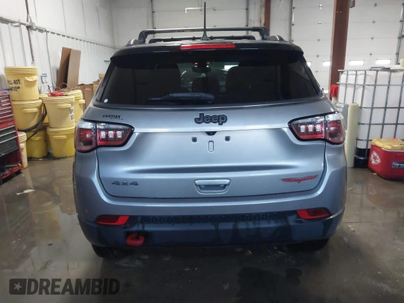 2019 Jeep Compass Trailhawk with VIN 3C4NJDDB9KT765459, listed as a IAAI auction lot 41319891 with 83,860 mi miles and . Bid and sale history available at carsss.com. Image 17.