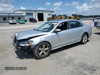 2013 Volkswagen Passat SE with VIN 1VWBP7A33DC113528, listed as a Copart auction lot 62463435 with 161,117 mi miles and Salvage title. Bid and sale history available at DreamBid. Image 1.