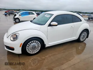 2013 Volkswagen Beetle 2.5L w/Sun z VIN 3VWJP7AT0DM658810, wystawiony jako Copart lot #59955045 z przebiegiem 197 266 mil mil oraz Szkoda całkowita • Salvage title. Historia ofert i sprzedaży dostępna na DreamBid. Obrazek 1.