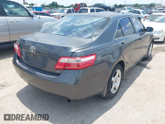 2008 Toyota Camry LE z VIN 4T1BE46K68U772433, wystawiony jako IAAI lot #42375510 z przebiegiem 168 152 mil mil oraz . Historia ofert i sprzedaży dostępna na DreamBid. Obrazek 4.