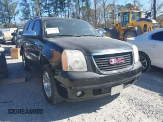 2008 GMC Yukon SLT w/4SB with VIN 1GKFC13058R146926, listed as a IAAI auction lot 41855642 with 207,257 mi miles. Bid and sale history available at carsss.com. Image 1.