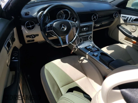 2016 Mercedes-Benz SLK 300 с VIN WDDPK3JAXGF116126, выставлен на аукционе Copart как лот 52287515 с пробегом 79 573 миль миль и Списание • Salvage title. История ставок и продаж доступна на DreamBid. Изображение 8.